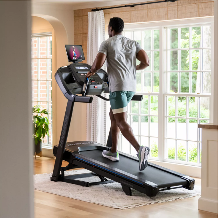 Horizon Fitness 7.0AT Studio Series Treadmill (2024)