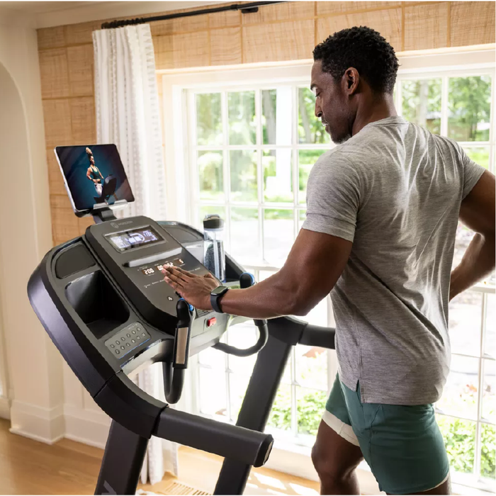 Horizon Fitness 7.0AT Studio Series Treadmill (2024)